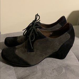 Earthies Milan Black/Charcoal Gray Oxfords NWOT